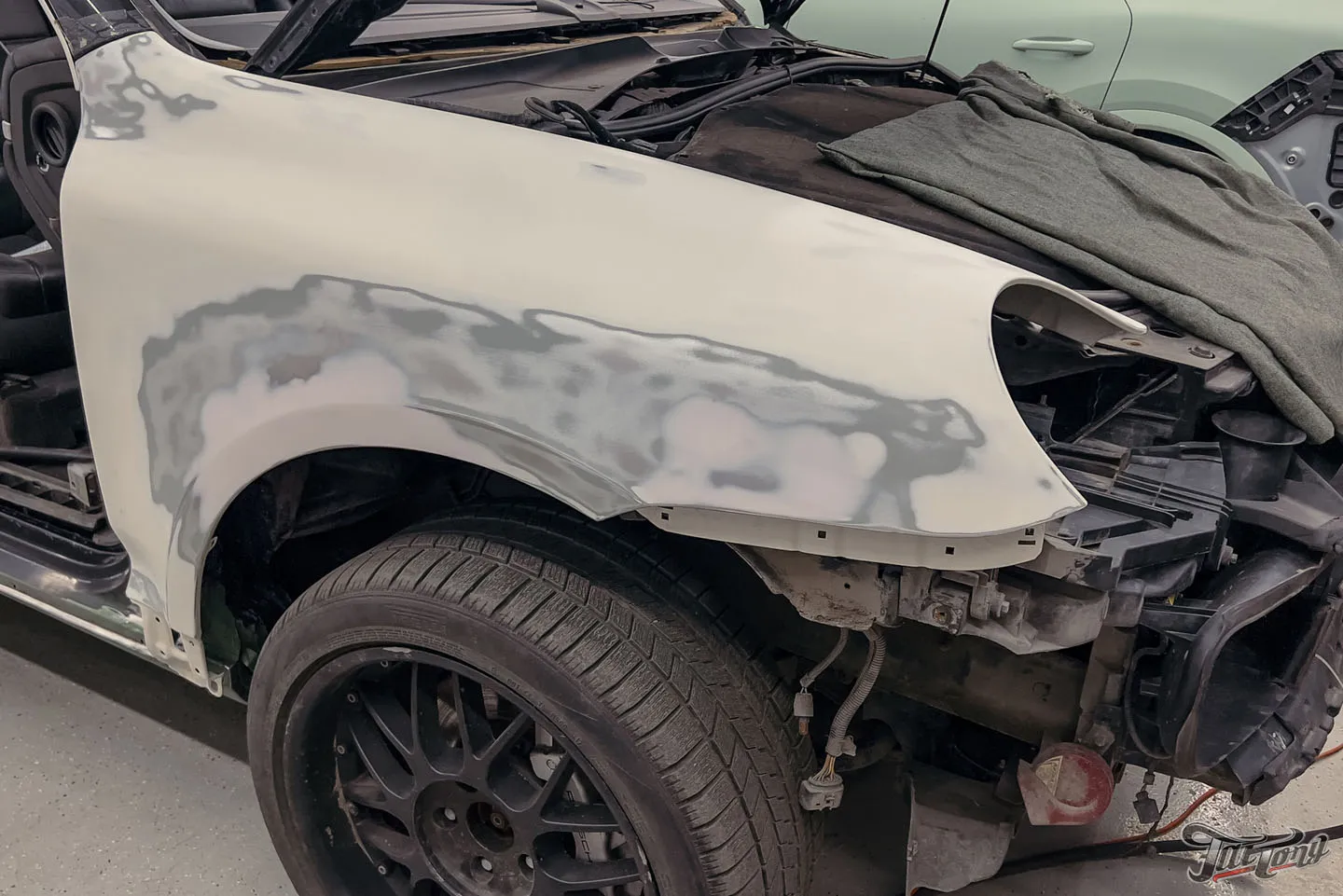 Обширный кузовной ремонт Porsche Cayenne 2003 года!